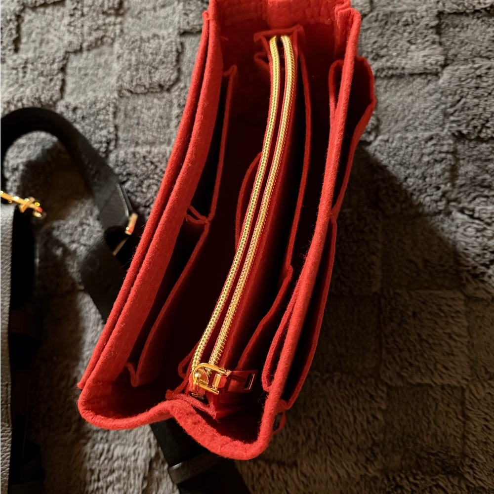 Maison De Sabre Hello Kitty Tote - Picture 5 of 6